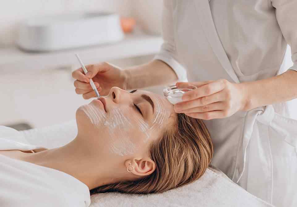 Techniques modernes en dermatologie esthétique à Agadir