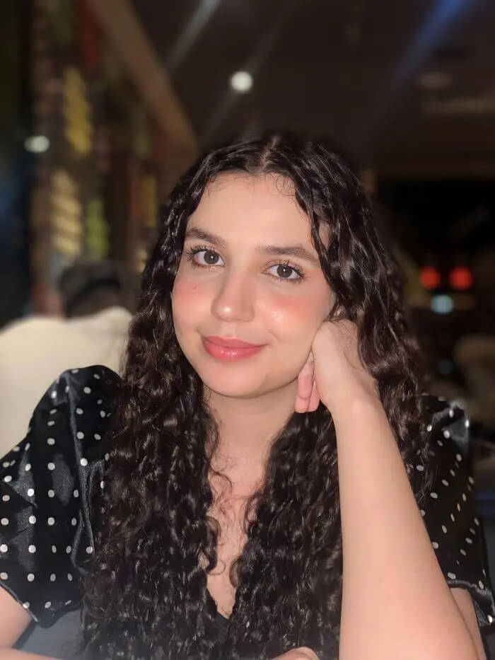 Photo d’Amal Bourih, créatrice de contenu bien-être axée sur le selfcare et le développement personnel